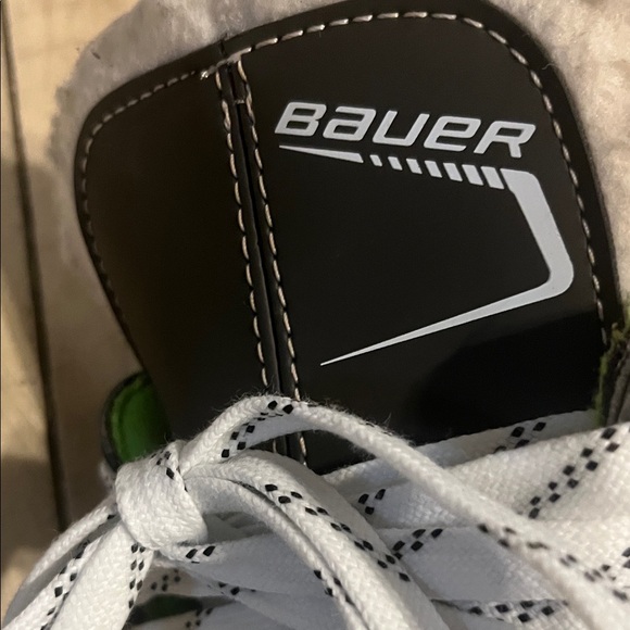 Junior - 2.5 - Bauer Black and White Hockey Skates with Neon Green Accents - Picture 2 of 16